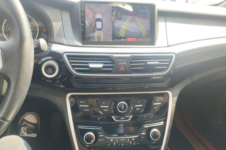 Used Geely Auto Emgrand GT 2016 1.8T Zunya Model Audio And AC Panel