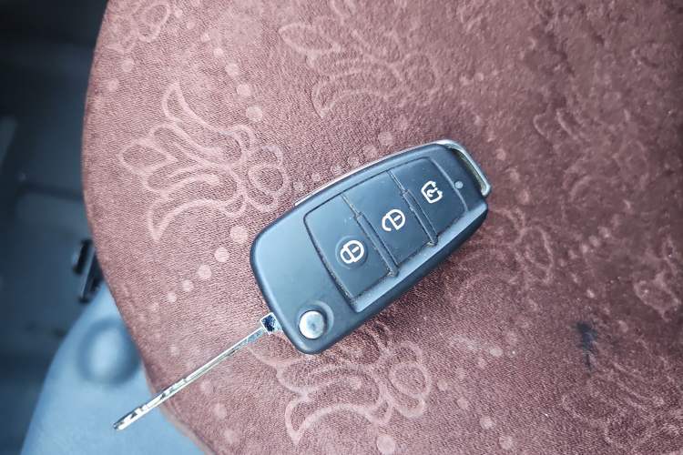 Used Farizon Xingxiang V 2023 V6E Ningde Times 41.86kWh Value Edition
