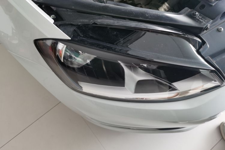 Used Volkswagen Golf 2016 1.6L Automatic Fashion Model Right Front Headlight