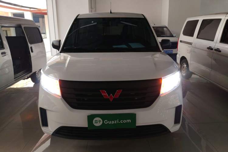 Used Wuling Hongguang PLUS 2020 1.5L Manual Standard Edition 5 Seats Front