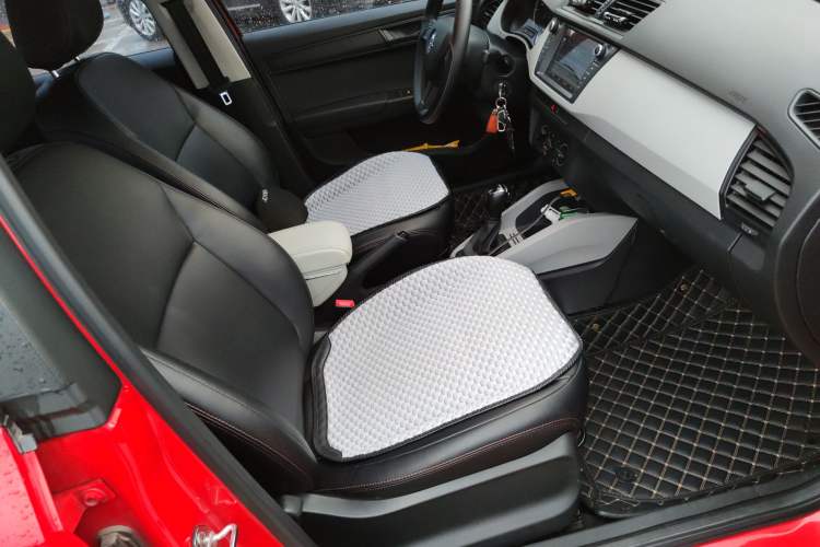 Used Skoda Fabia 2016 1.4L Automatic Car Enjoy Edition Right Front Seat