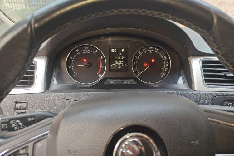 Used Skoda Rapid Spaceback 2014 1.6L Automatic Enjoyment Edition