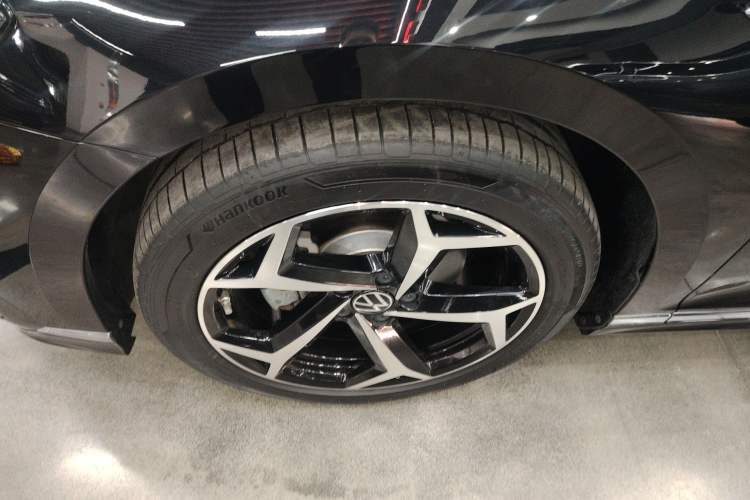 Used Volkswagen Magotan 2023 2 Million Units Commemorative Edition 330TSI DSG Luxury Version Left Front Wheel Hub