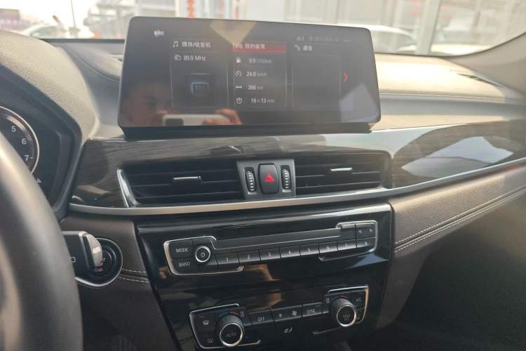 Used BMW X1 2022 xDrive25Li Luxury Model Audio And AC Panel