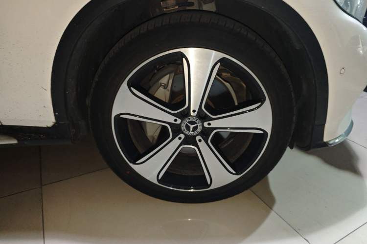 Used Mercedes-Benz GLC 2019 GLC 300 L 4MATIC Dynamic Model
