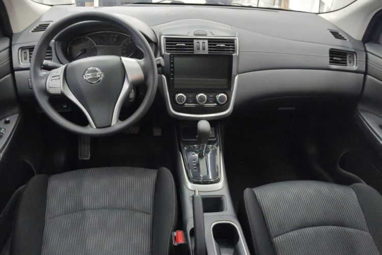 Used Nissan Tiida 2016 1.6L CVT Cool Dynamic Edition Center Console