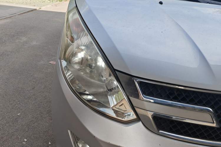 Used Wuling Rongguang V 2018 1.5L Standard Version Right Front Headlight