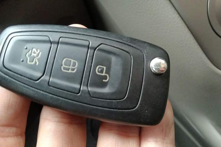 Used Ford Focus 2012 Hatchback 1.6L Automatic Fashion Edition Vehicle Key