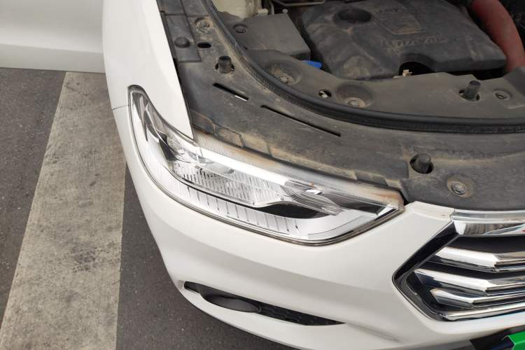 Used Haval H2 2018 Chuanxiang Edition Blue Badge 1.5T Dual-Clutch Two-Wheel Drive ZhiShang Model