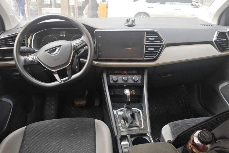 Used Jetta VS5 2022 280TSI Automatic Trend Edition Center Console