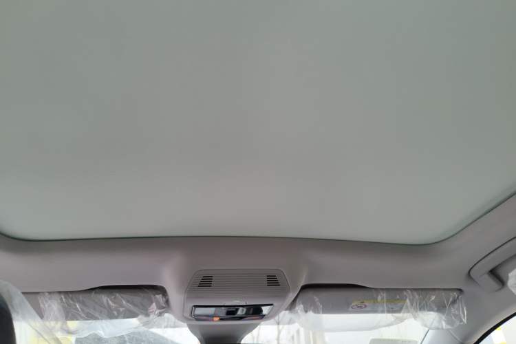Used Volkswagen ID.7 VIZZION 2024 AIR model Headliner