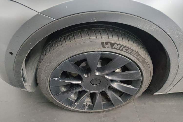 Used Tesla Model Y 2022 Revised Version Rear-Wheel Drive Left Front Wheel Hub