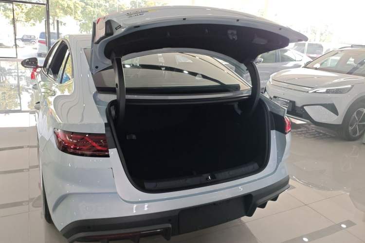 Used BYD Qin L 2026 DM-i 128KM Progressive Edition