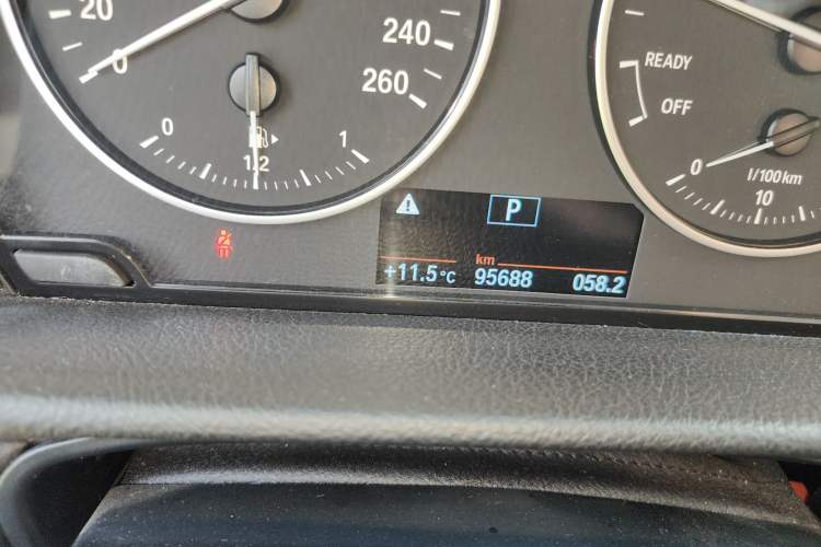 Used BMW 2 Series Active Tourer 2016 218i Leading Model Odometer Close Up