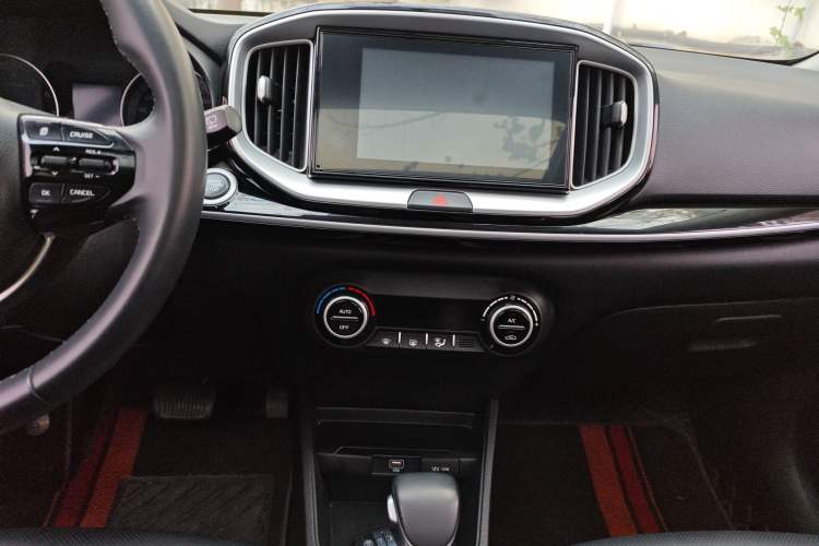 Used Kia kx1 Stonic 2021 1.4L CVT Fun & Sunroof Model Audio And AC Panel