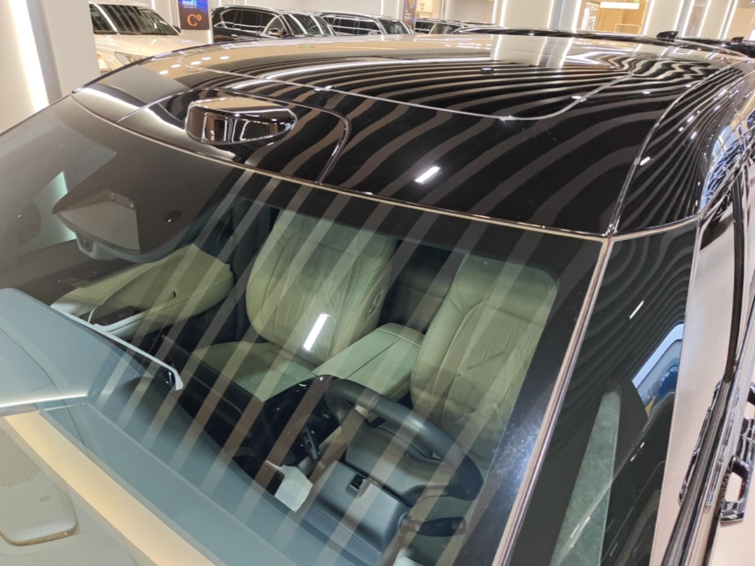 Zeekr 009 2024 7-Seater Walk-Through Version Four-Wheel Drive 108 kWh — снимка 7