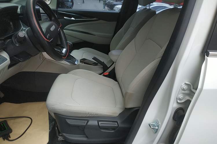 Used SAIC MAXUS G50 2022 1.5T Manual Touring A Left Front Seat