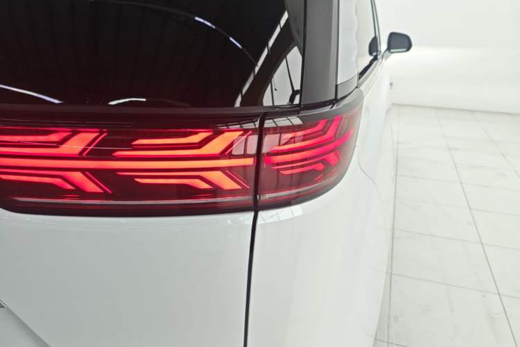 Used Denza D9 2022 DM-i 970 Four-Wheel Drive Flagship Model