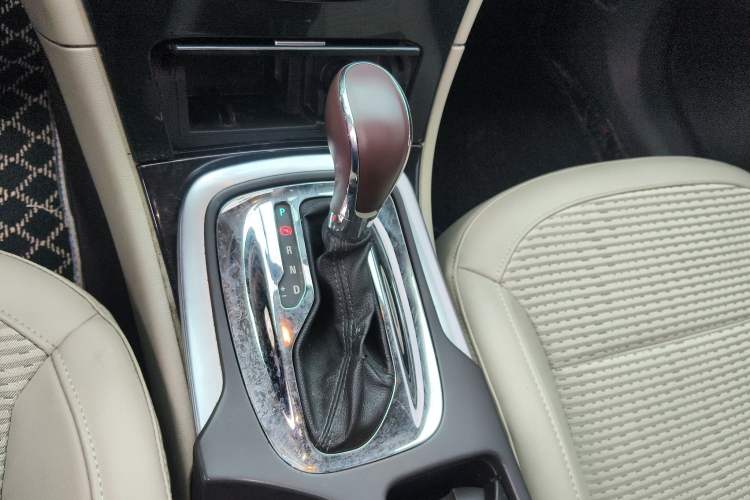 Used Buick Regal 2014 2.0L Leading Fashion Edition