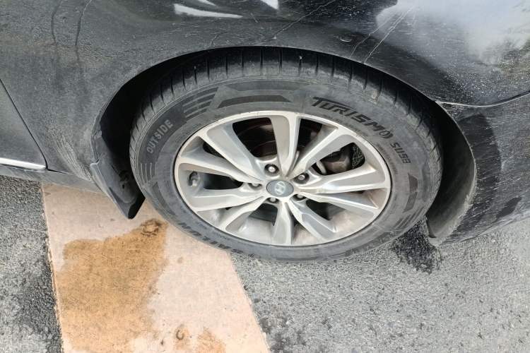 Used Hyundai Sonata 2014 2.4L Automatic Leading Edition China IV Standard Right Front Wheel Hub