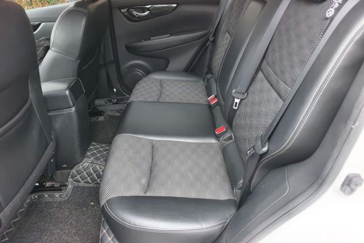 Used Nissan Qashqai 2016 2.0L CVT Luxury Edition Left Rear Seat