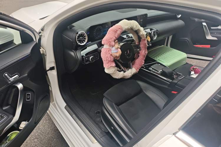 Used Mercedes-Benz A-Class 2022 Revised Version A 200 L Sport Sedan Fashionable Style Driver Seat