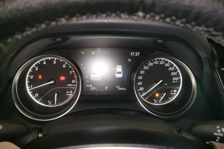 Used Toyota Camry 2021 2.0G Luxury Edition
