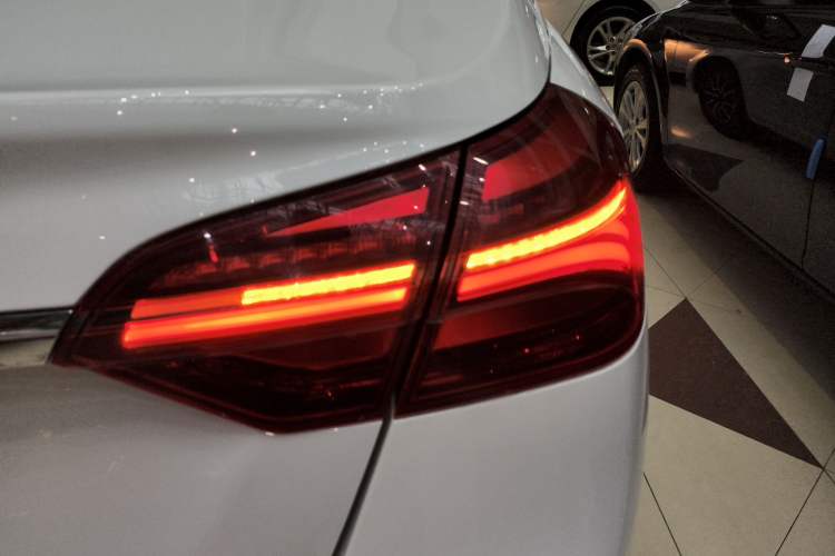 Used Geely Auto Emgrand 2019 Leading Edition 1.5L Manual Luxury Model China VI Standard
