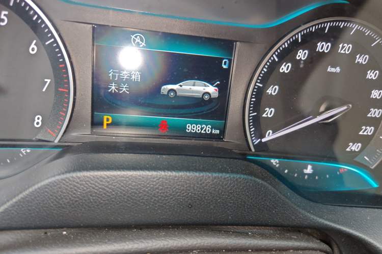 Used Buick GT 2017 15N Automatic Elite Version Odometer Close Up