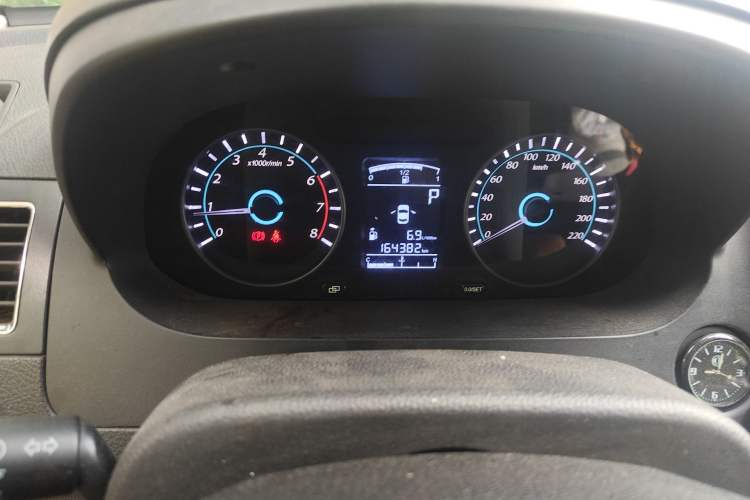 Used FORTHING Joyear S50 2014 1.6L CVT Luxury Model
