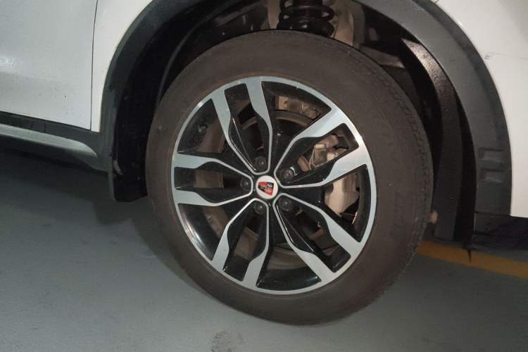 Used Roewe RX5 2016 20T Two-Wheel Drive Automatic Internet Smart Edition
