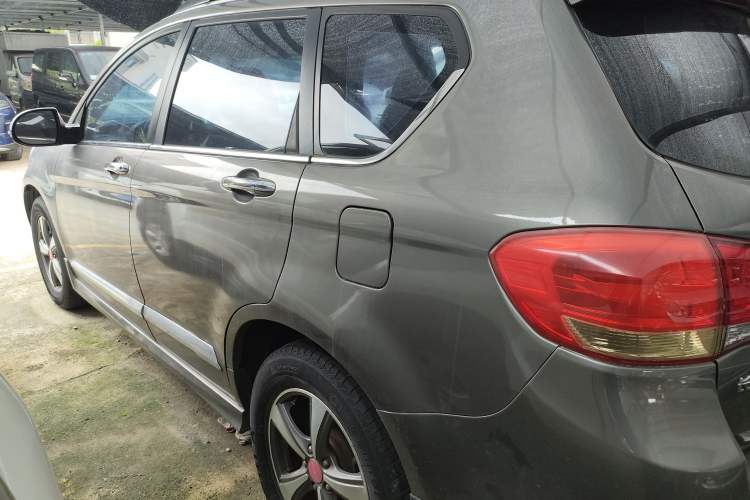 Used Haval H6 2014 Upgraded Model 2.0T Diesel Manual Two-Wheel Drive Urban Version