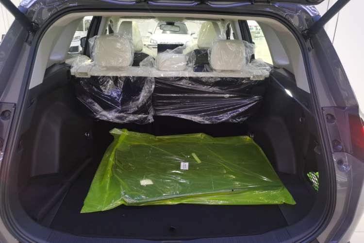 Used Toyota RAV4 2026 Model Dual-Engine 2.0L Two-Wheel Drive Luxury Edition