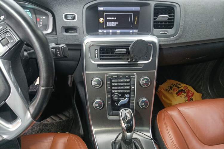 Used Volvo S60 2014 T5 Zhiya Edition
