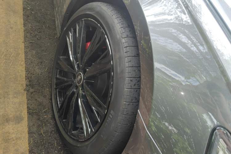 Used Audi A6L 2022 45 TFSI quattro Prestige Dynamic Edition Right Front Wheel Hub