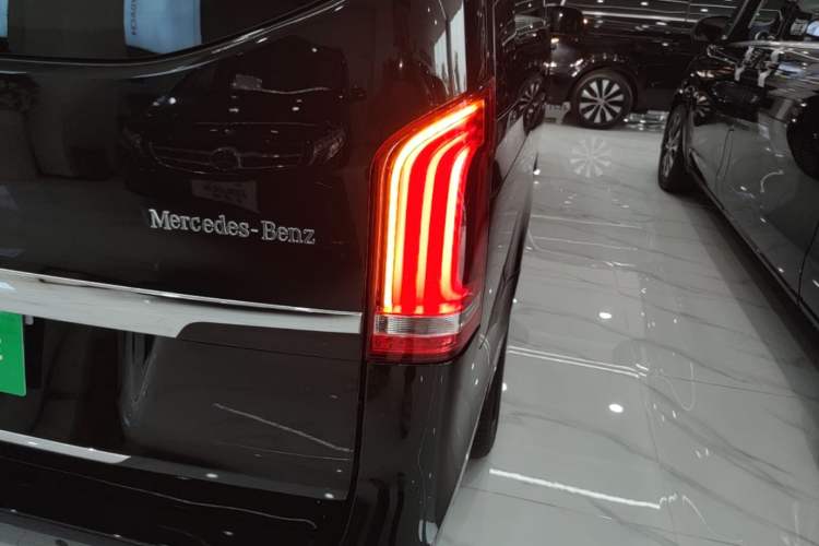 Used Mercedes-Benz V-Class 2017 V 260 L Prestige Extended Edition
