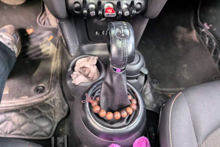 Used MINI 2014 1.2T ONE+ Gear Lever