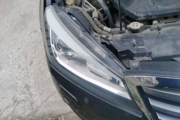 Used Bestune B90 2014 1.8T Automatic Luxury Model Right Front Headlight