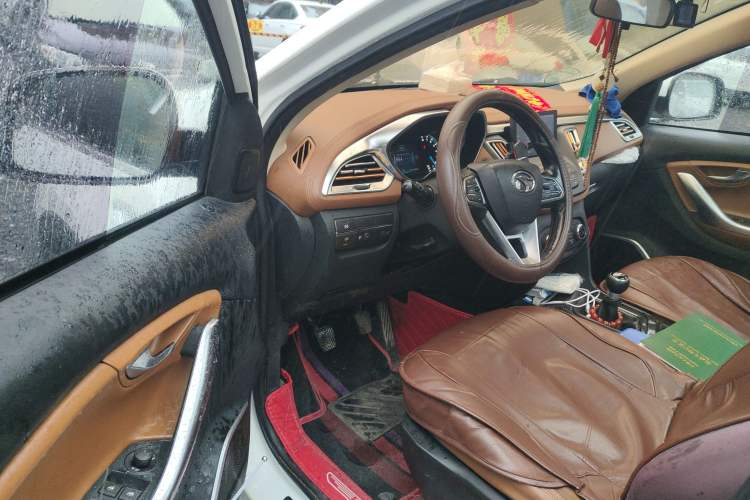 Used Soueast DX7 2017 1.5T Manual Luxury Model Driver Seat