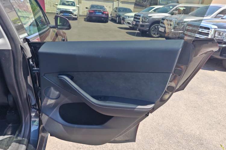 Used Tesla Model Y 2024 Rear-Wheel-Drive Version
