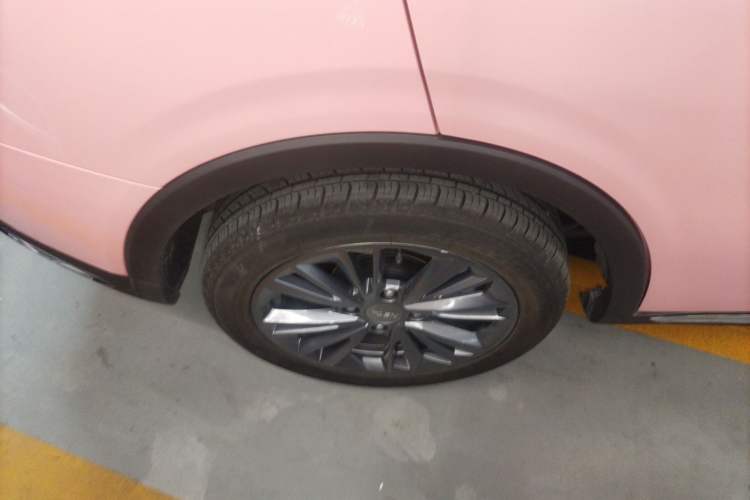 Used NETA V 2022 Chao 400 Lite Pink Custom Edition Right Rear Wheel Hub