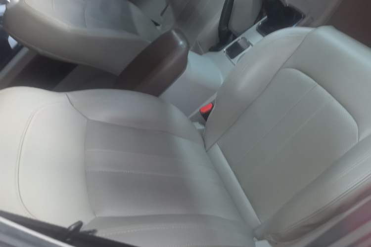 Used FORTHING Lingzhi 2020 M5L 1.6L Luxury 7-Seater