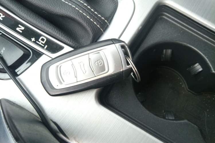 Used Geely Auto Emgrand X7 Sport 2016 1.8TD Automatic ZhiShang Model Interior 1