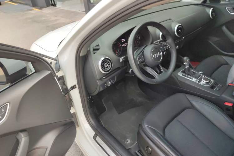 Used Audi A3 2020 Limousine 35 TFSI Fashion Edition China VI Emission Standard