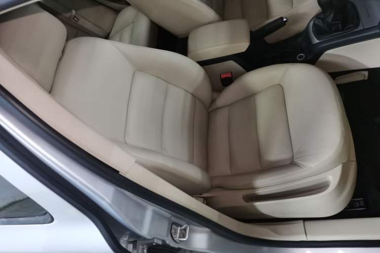 Used Skoda Octavia 2015 Classic Model 1.6L Manual Yijie Edition