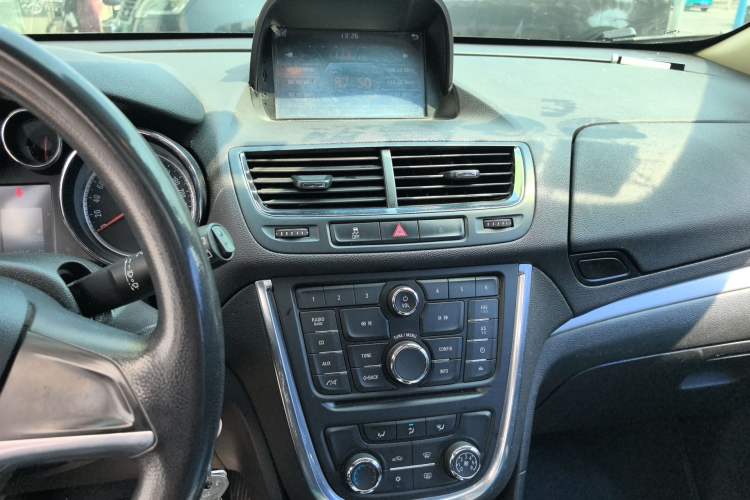 Used Buick Encore 2015 1.4T Automatic Two-Wheel Drive Urban Elite Version Audio And AC Panel