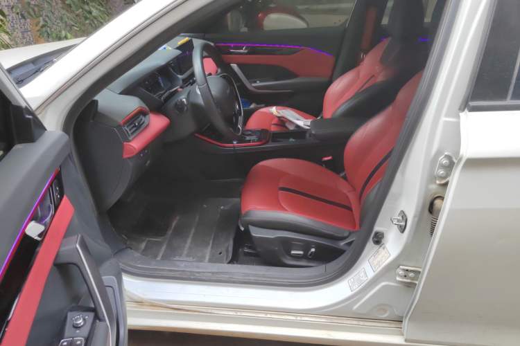 Used Dongfeng Aeolus Yixuan 2021 230T Automatic Dream-Chasing Rider Edition
