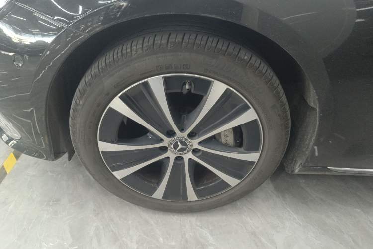 Used Mercedes-Benz E-Class New Energy 2022 Facelift E 350 e L Plug-in Hybrid Sedan Left Front Wheel Hub