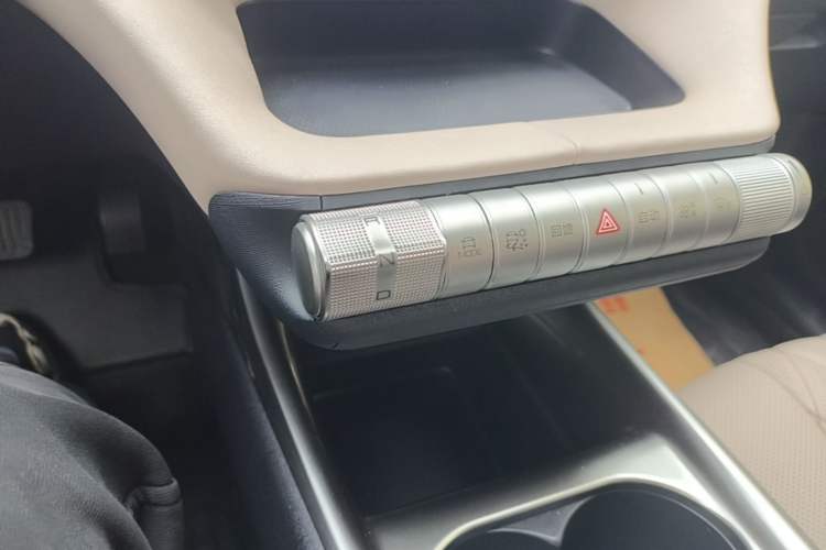 Used BYD Dolphin 2021 405 km Fashion Edition Gear Lever