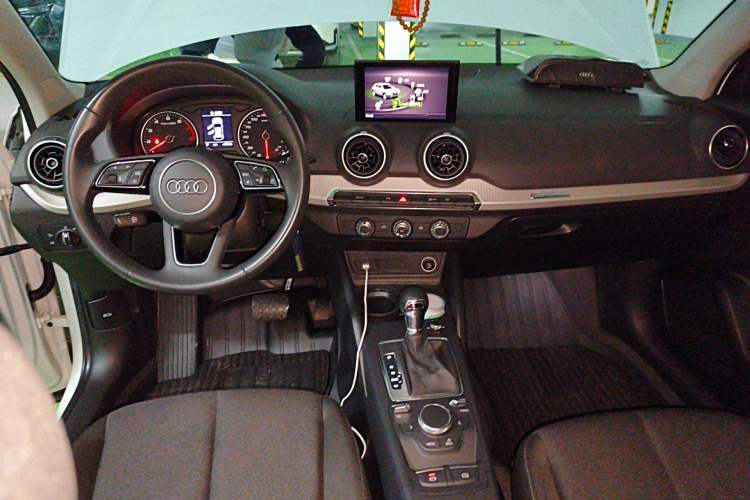 Used Audi Q2L 2021 35 TFSI Progressive Dynamic Edition Center Console